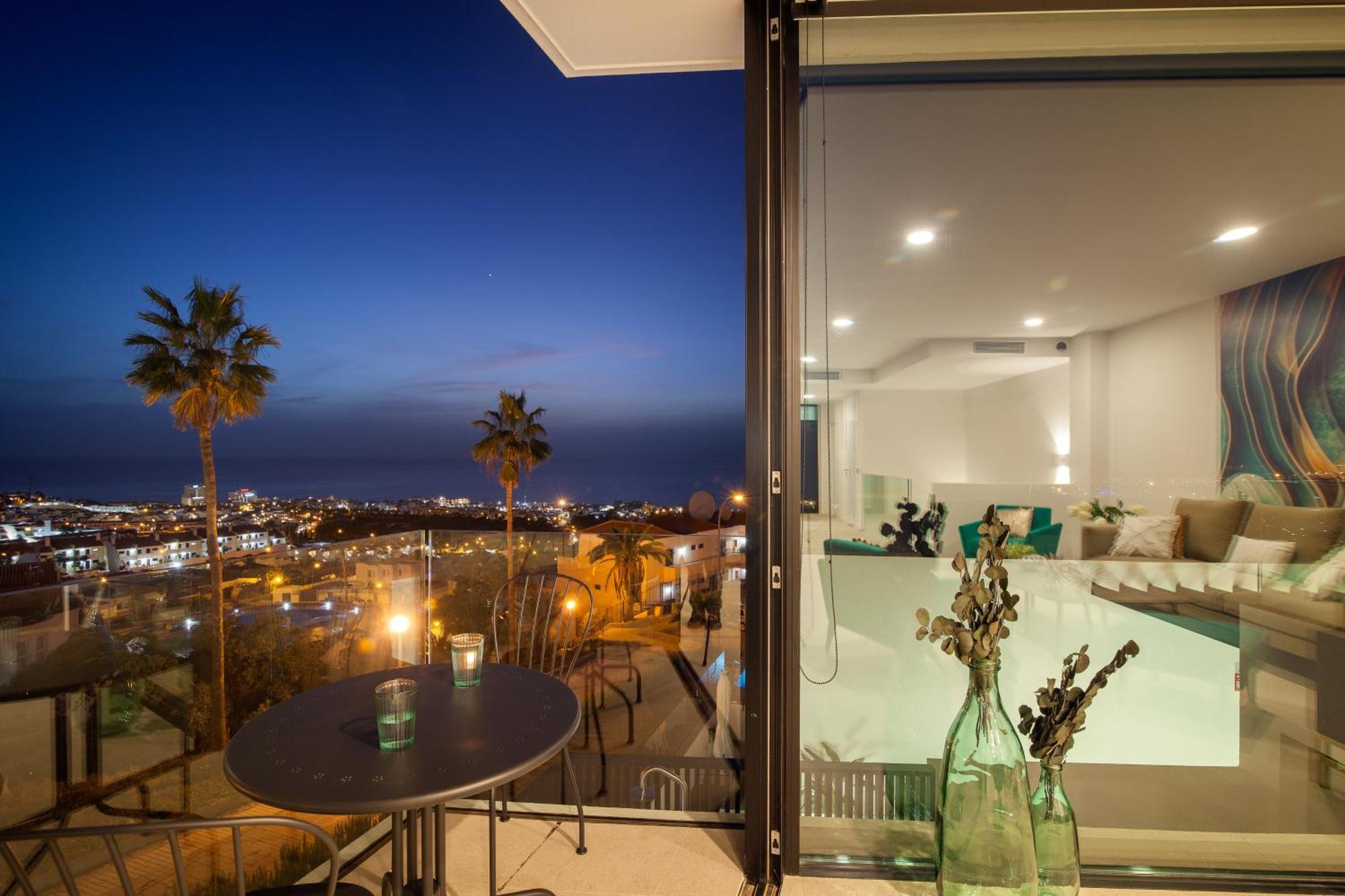 200m² New D With Private, Heated Pool And Amazing Ocean View. Vil·la Costa Adeje (Tenerife)